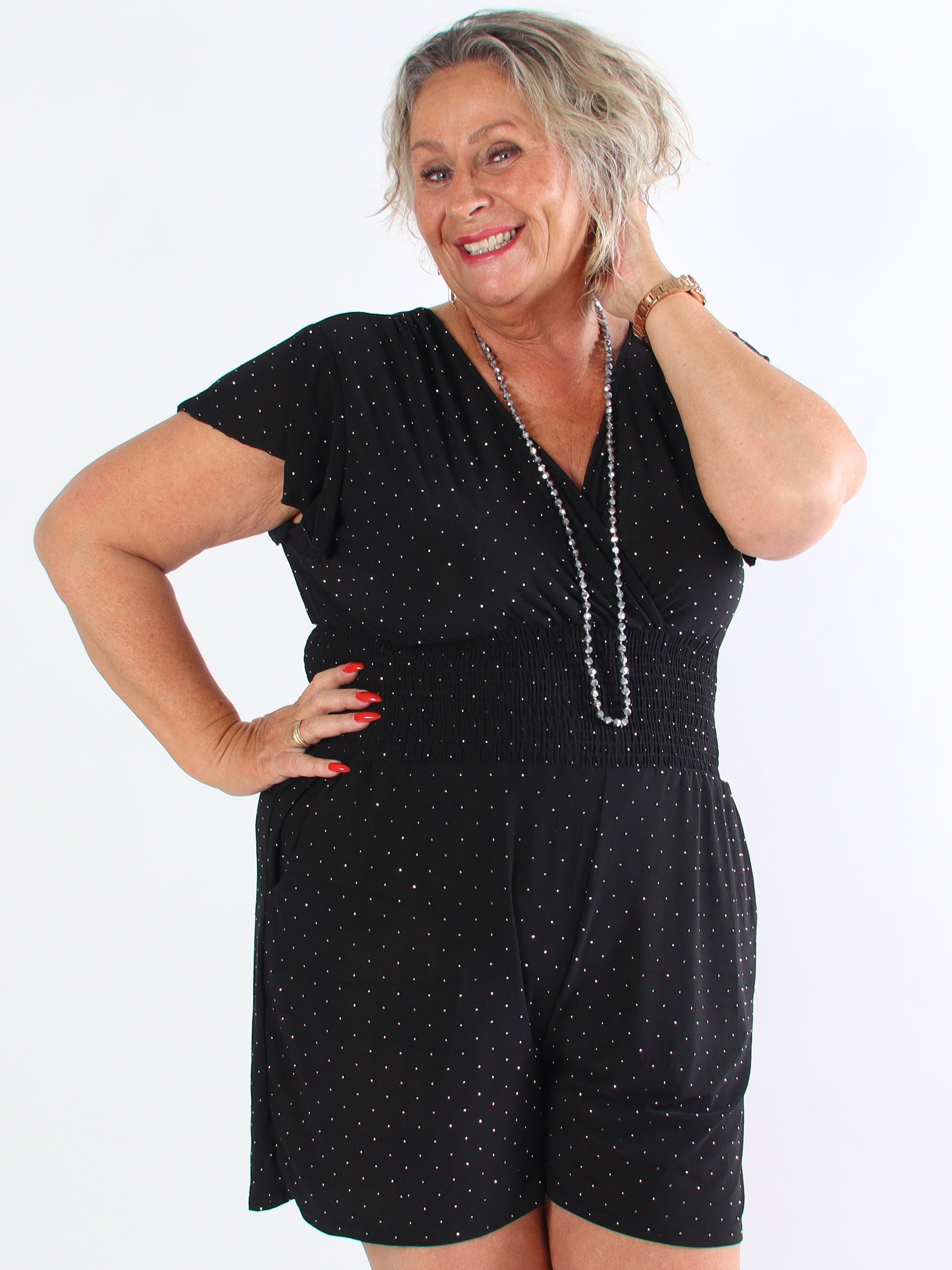 Pams Crystal Playsuit - Elastisk jumpsuit i plusstorlek med formgjutning